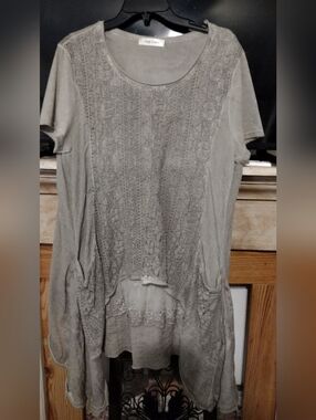 Simply Couture Textured Tunic Top
